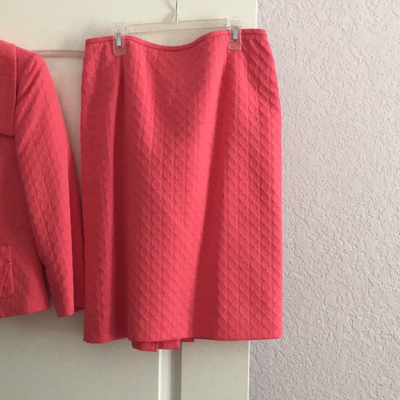 Tahari Coral Textured Blazer and Skirt Suit - Picture 5 of 7